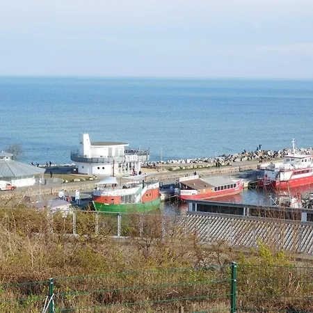 Seelotsenstation Mit Hafenblick By Unsere Urlaubszeit Daire Sassnitz